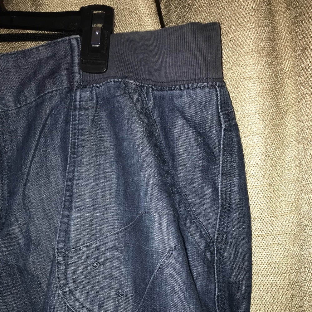 M-8 Capris - Picture 3 of 9